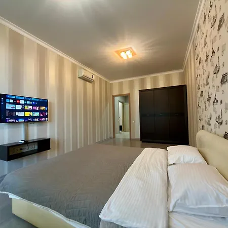 Persha Perluna 14 Apartment