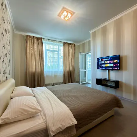 Apartment Persha Perluna 14 *